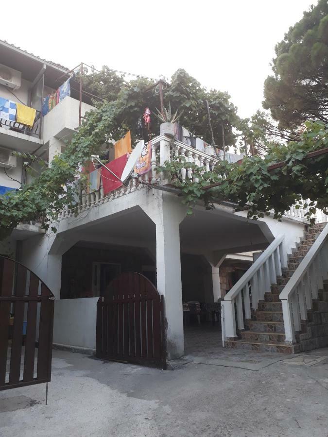 Vila Ruska Prcanj Exterior photo